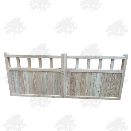 Pair of Solid Larch/Douglas Fir Cottage Style Closeboard Driveway Gates